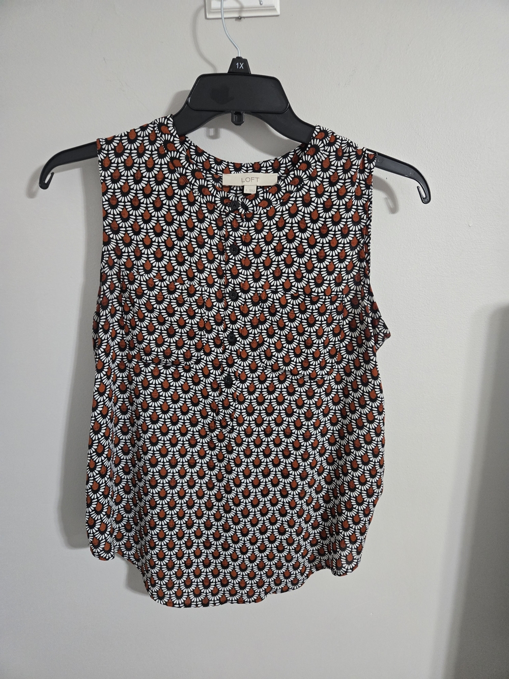 LOFT Sleeveless Printed Shell Top - Black, White & Rust Orange